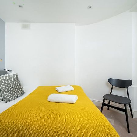Sleek Flat With Communal Courtyard Londra Exterior foto